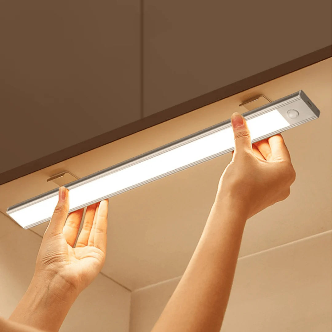 ¡Luz automática donde la necesites!🚶♂️💡 Barra LED con Sensor y Batería Recargable 🔋